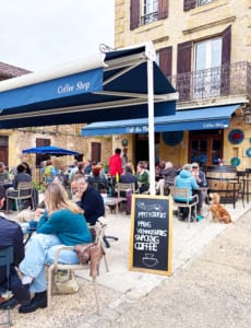 Cafe with outdoor seating in Cadouin